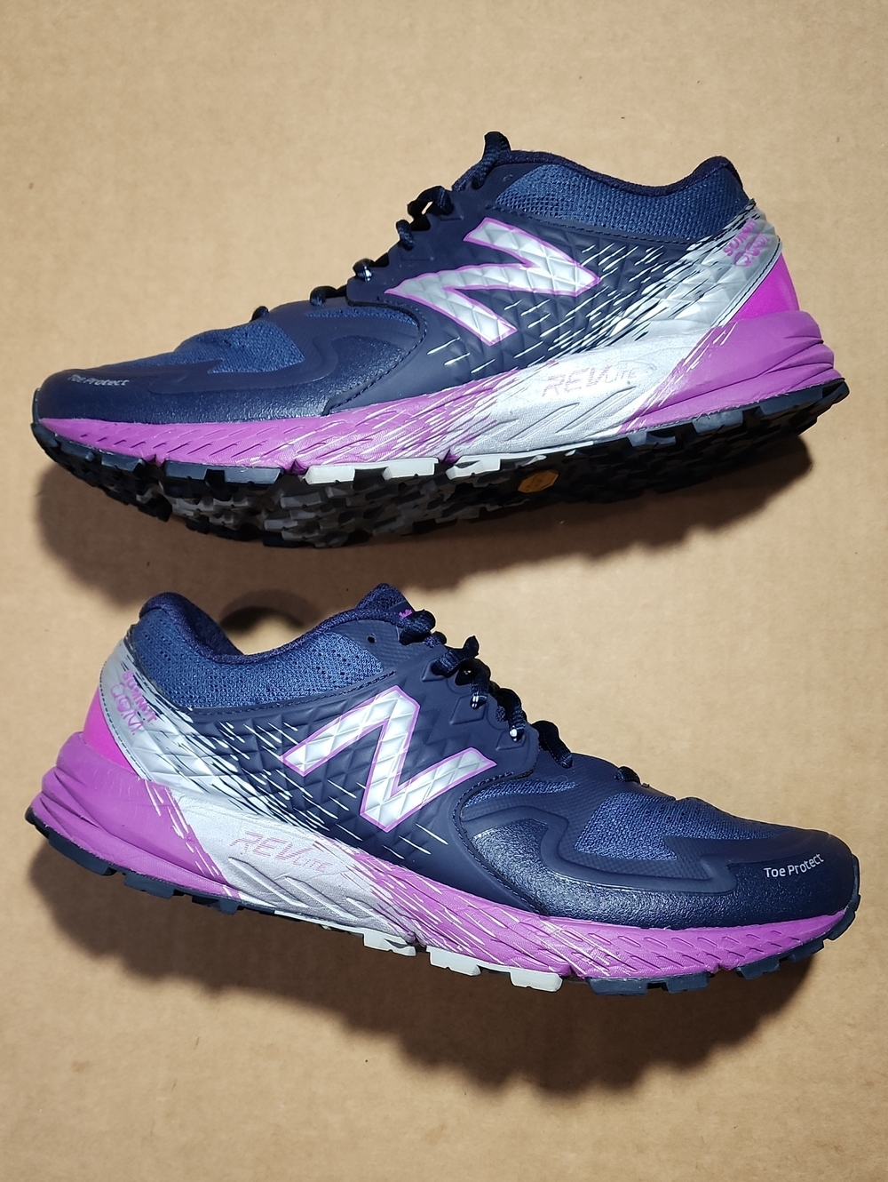 New Balance Women's Summit K.o.m. V1 Running Shoe Sz 11